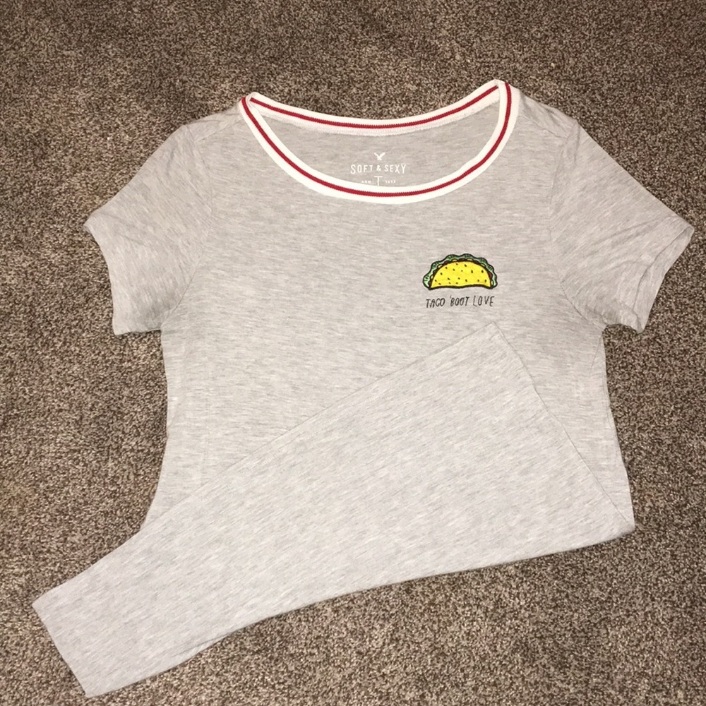 Aeropostale printed t-shirt.